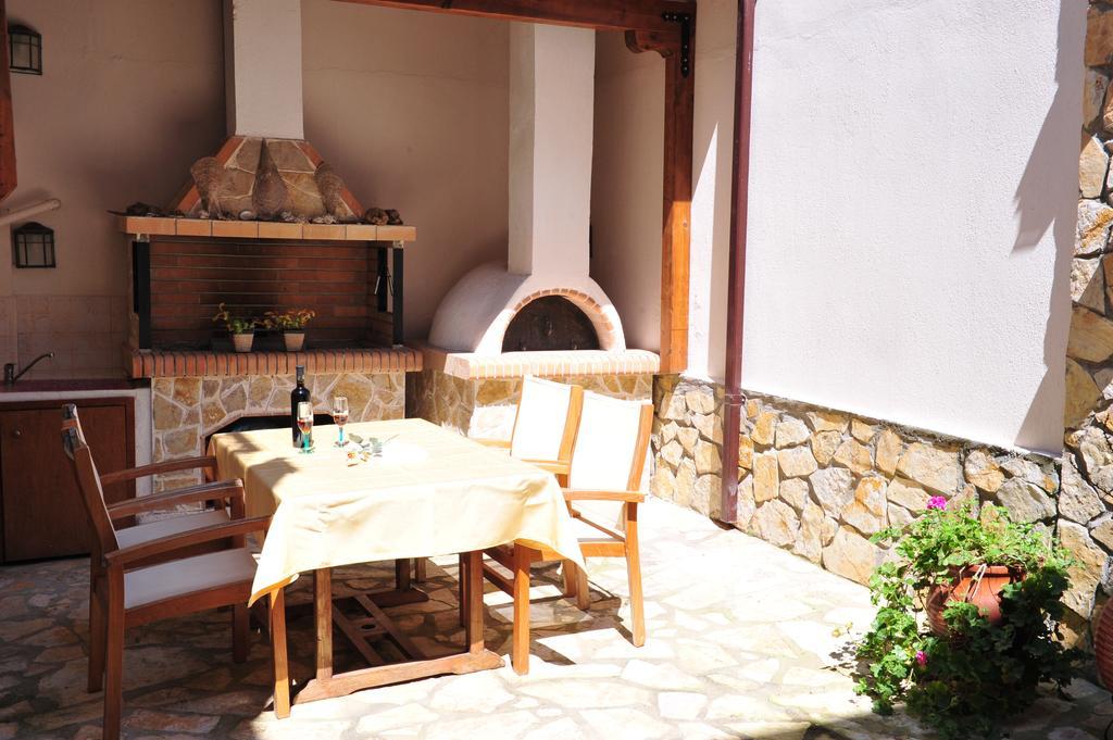 Pansion Evi Apartamento Amoliani Exterior foto