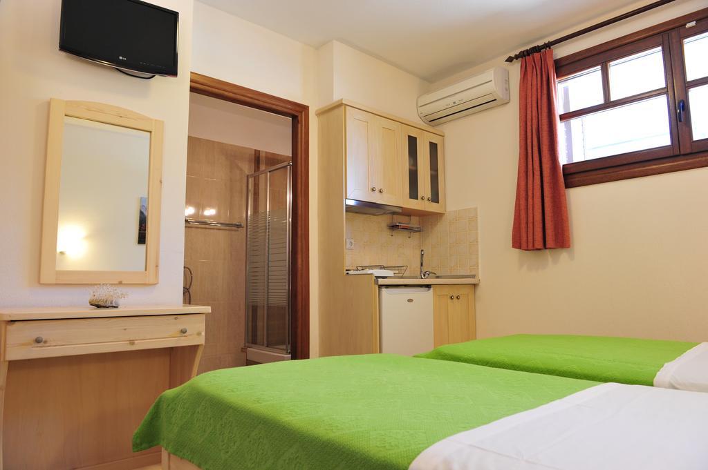 Pansion Evi Apartamento Amoliani Quarto foto